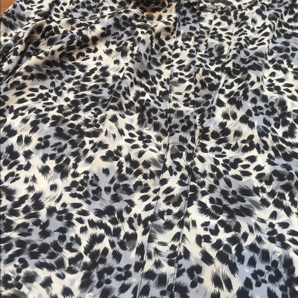 Leopard Print Button Up Long Sleeve Blouse Cuffed Office Small - Picture 9 of 11